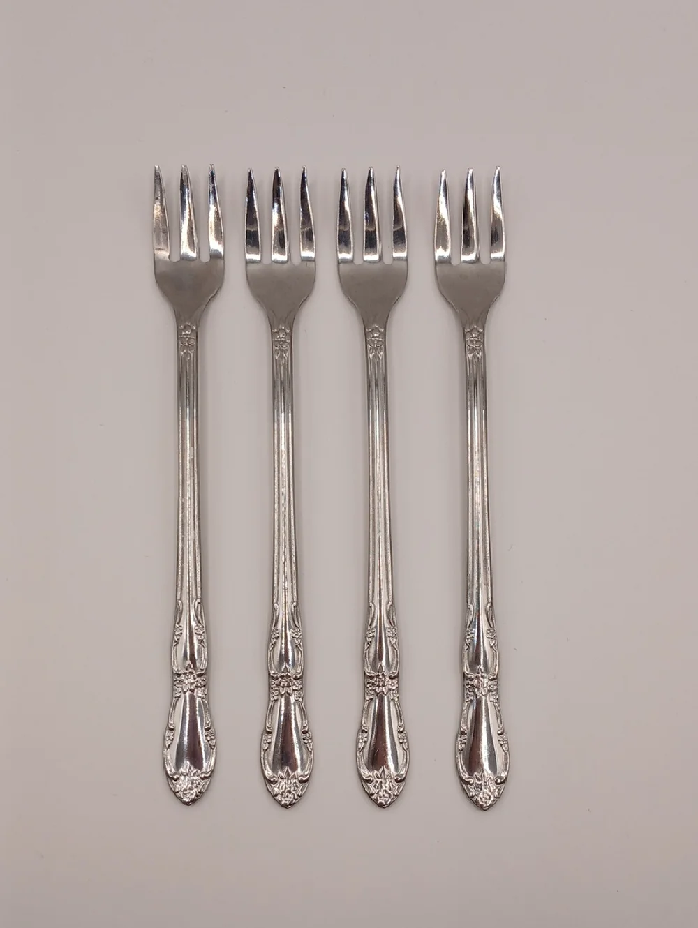 Wm Rogers Oneida Fenway Deluxe Stainless Cocktail Forks Set of 4